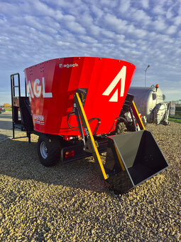 Wóz paszowy AGL 8m3 z tasmą z przodu paszowóz z łyzką do zał - 9