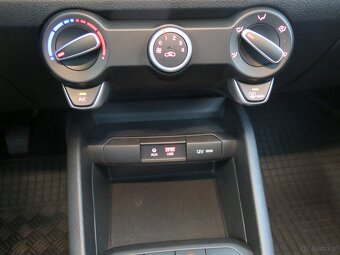Kia Stonic 1.25CVVT,klima,kamera,navi - 9