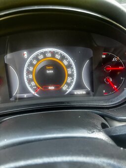 Samochód Opel Insygnia Sports Tourer SW - 9