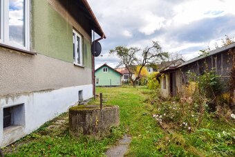 Dom jednorodzinny z dwoma mieszkaniami i dużym ogrodem - 9