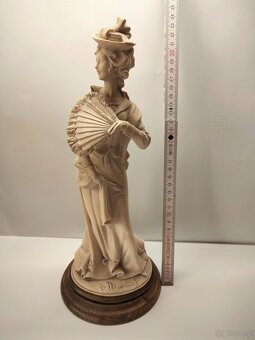 Duża figura ,statuetka Capodimonte Dama. - 9