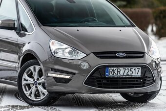 FORD S_MAX - 9