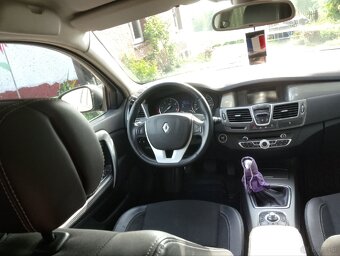 Renault Laguna III Liftback - 9