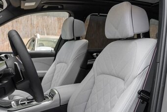 2025 BMW X5 50e xDrive M SPORT Hybrid - 9