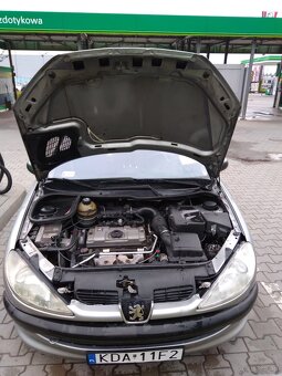 Sprzedam Peugeot 2061,4 benzyna 2003 rok - 9