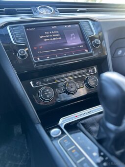 Volkswagen Passat Variant 2.0 BiTDI Highline 4MOTION - 9