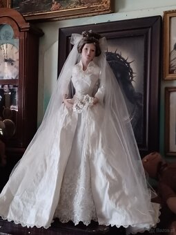 SZEŚĆ PANN MŁODYCH 3 SYGNOWANE 3 NIE SYGNOWANE LALKI PORCELA - 9