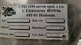 Zbiorniki UNICOM stojące dzielone na 2 x 2500 L - 9